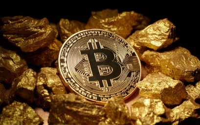 Владельцы биткоинов спешно меняют криптовалюту на золото – СМИ
